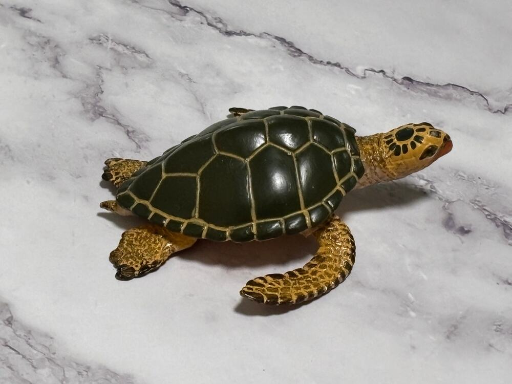 2007 Safari Ltd Plastic Sea Turtle Figurine 3” Green Black Yellow